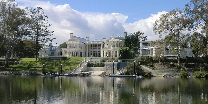 04 Riverfront mansions line the banks of the Brisbane River