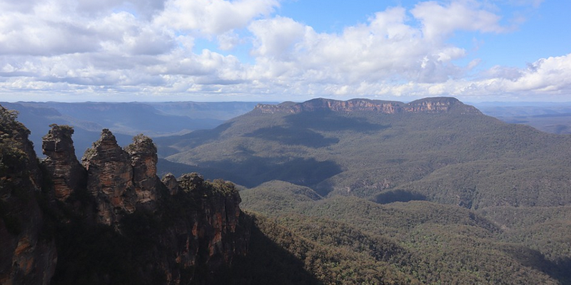 The beautiful "Three Sisters" rock formation is famous in indigenous dreaming lore